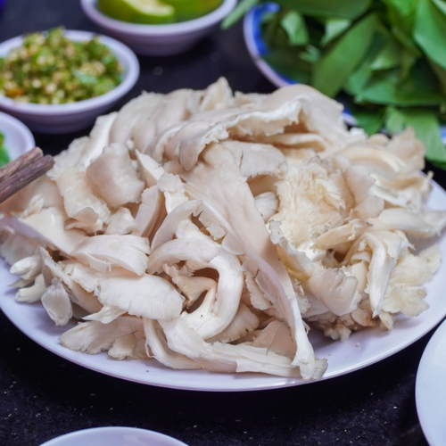 Nhà hàng lẩu gà lá é Tao Ngộ Đà Lạt gần đây